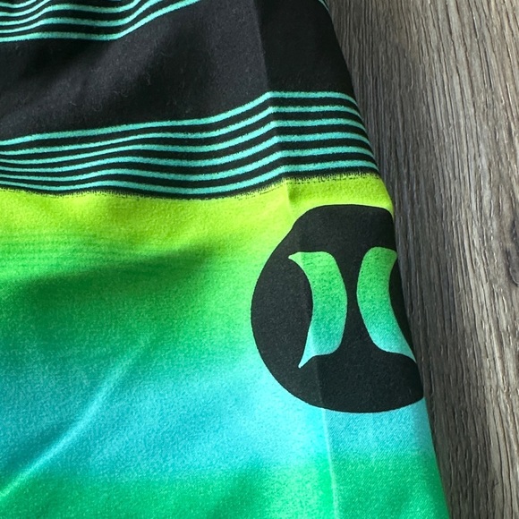 Hurley Kids' Swim Trunks Size 10/12 - Picture 2 of 4
